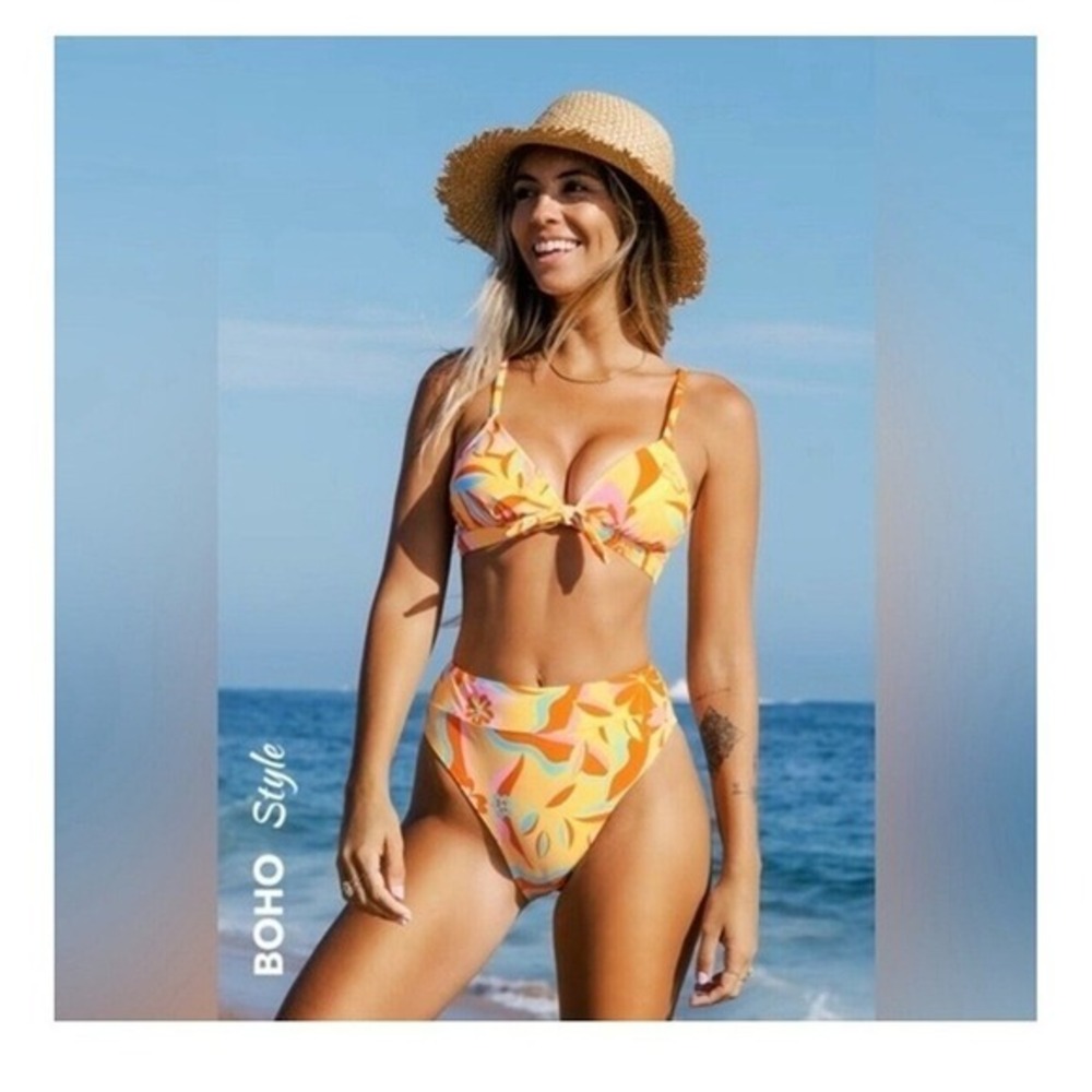 Women's CUPSHE Retro Daisy‎ Print Knotted Top & Cheeky High Leg Bikini Set Sz L